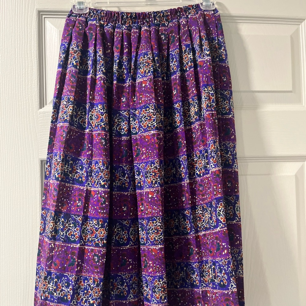 Midi vintage pleated skirt
